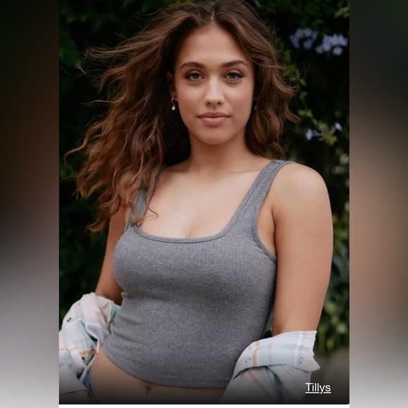 Destined tank top  Woman Set - Picture 1 of 5